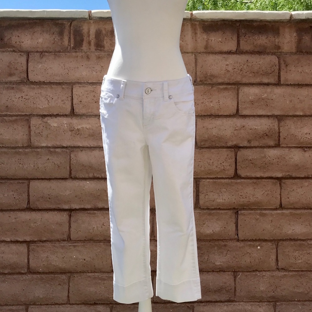 Tommy Bahama Stretchy Cropped Jeans